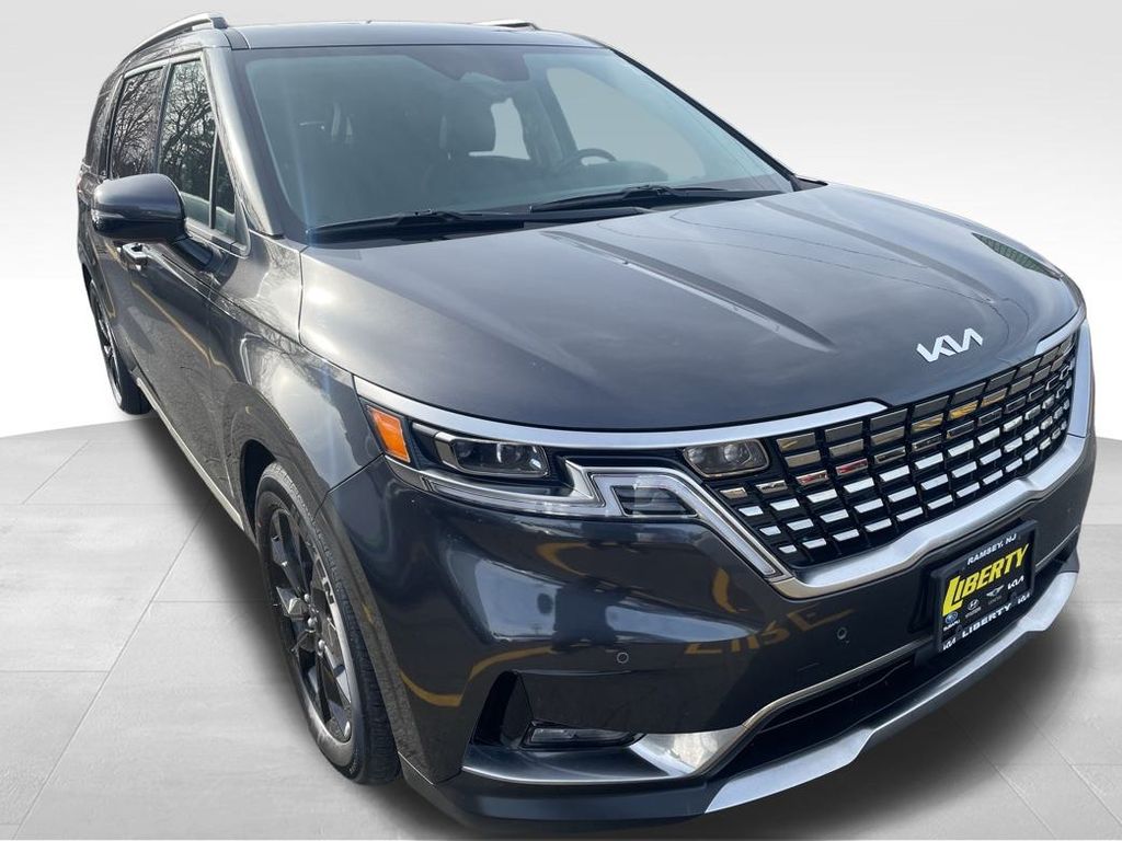 2024 Kia Carnival SX Prestige's photo