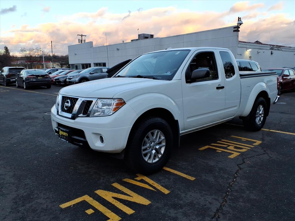 2015 Nissan Frontier PRO-4X King Cab photo 2