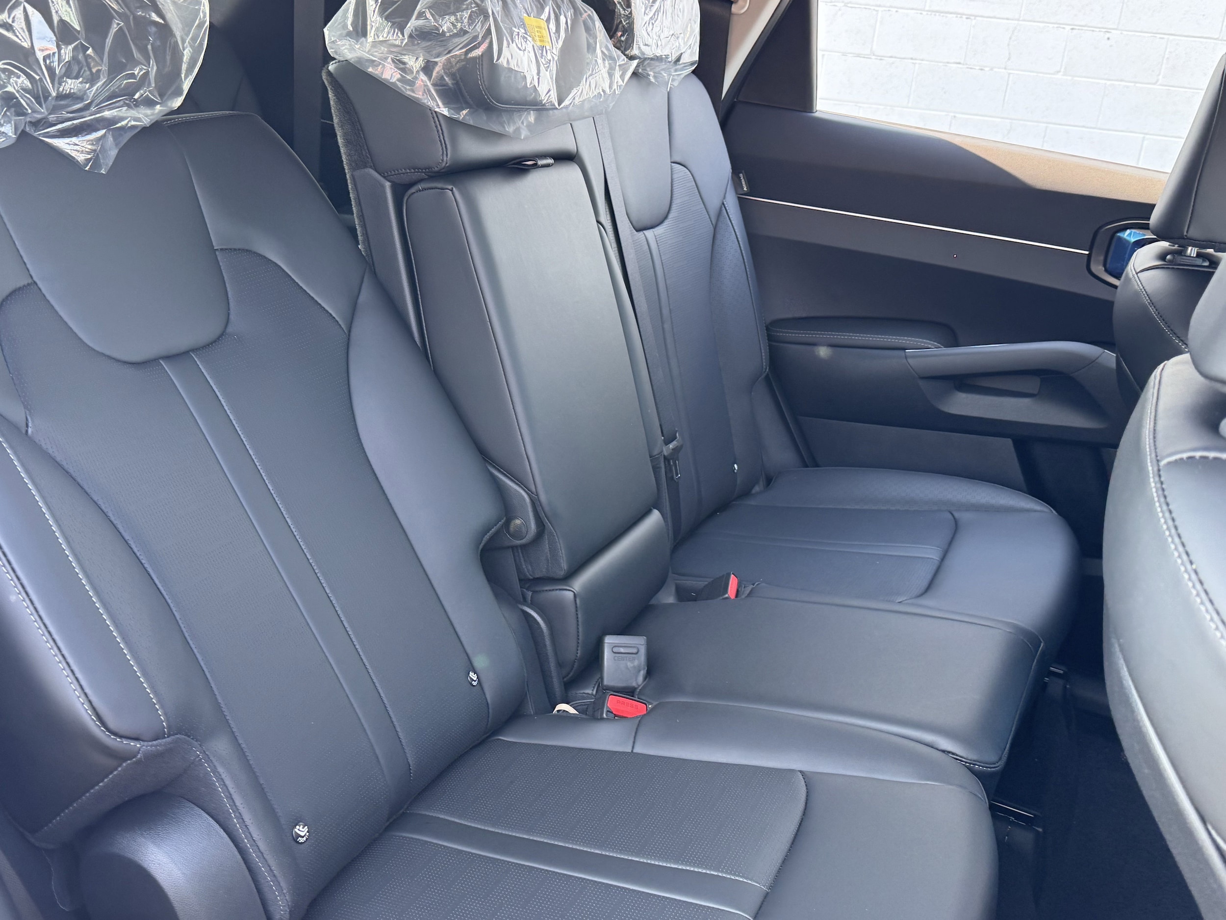 2025 Kia Sorento S - Photo 15