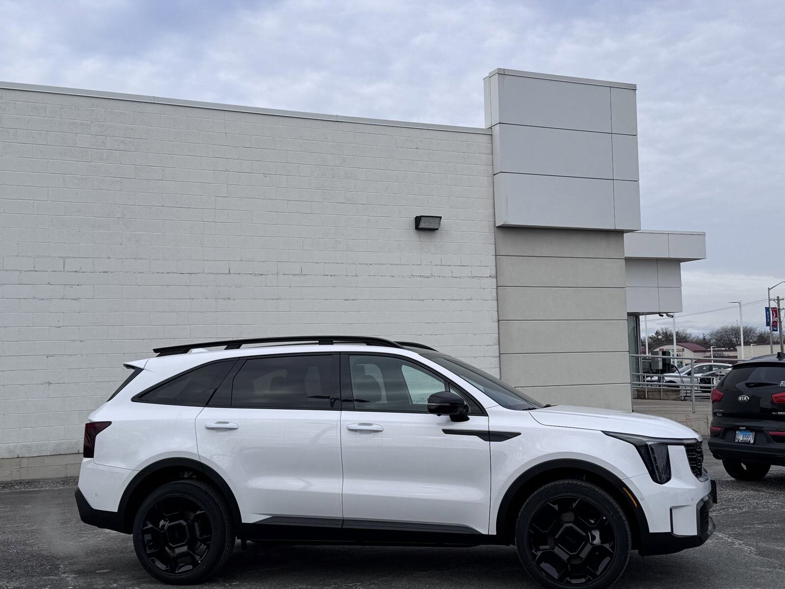 2025 Kia Sorento X-Line SX Prestige photo 3