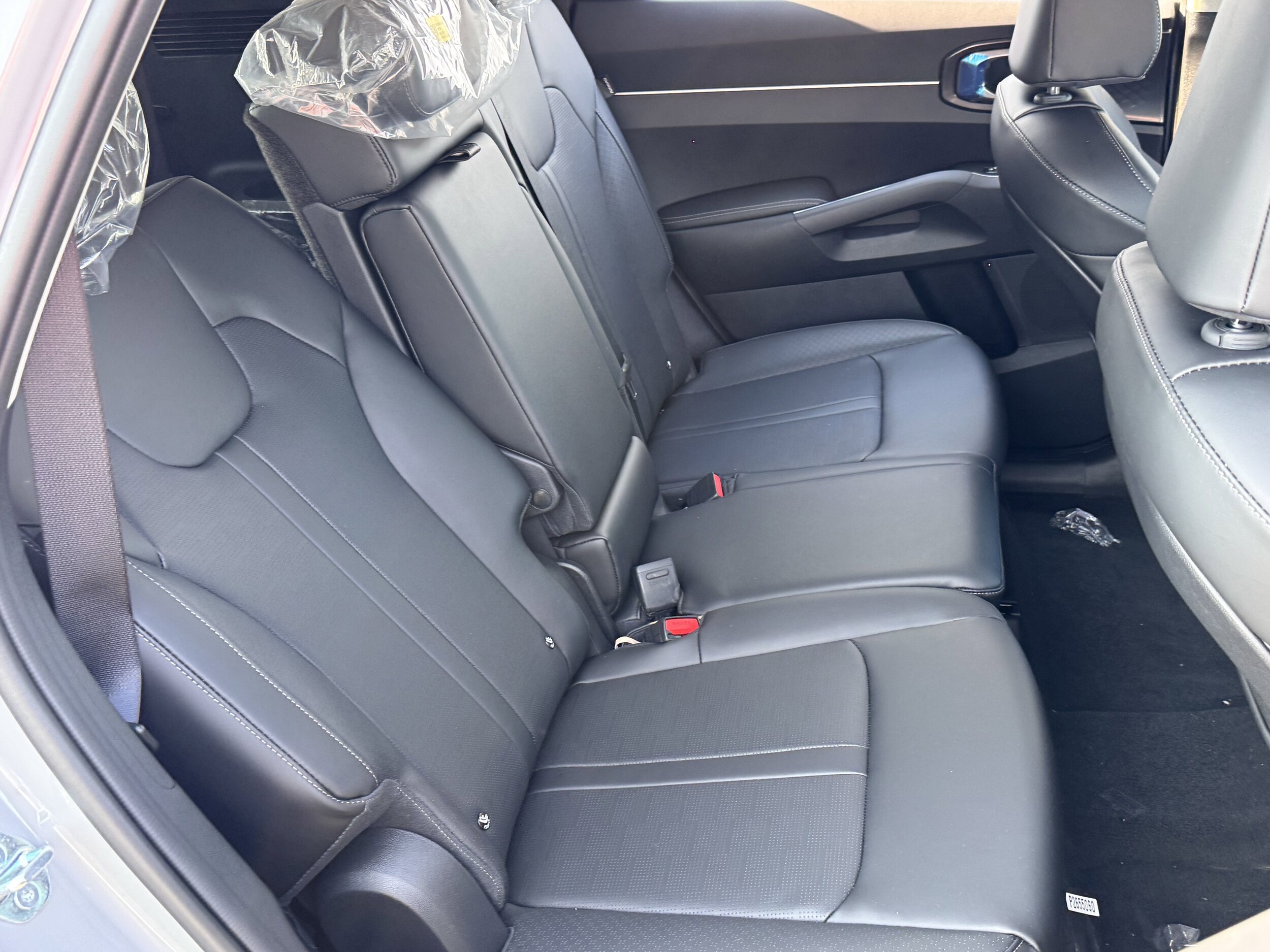 2025 Kia Sorento S - Photo 14