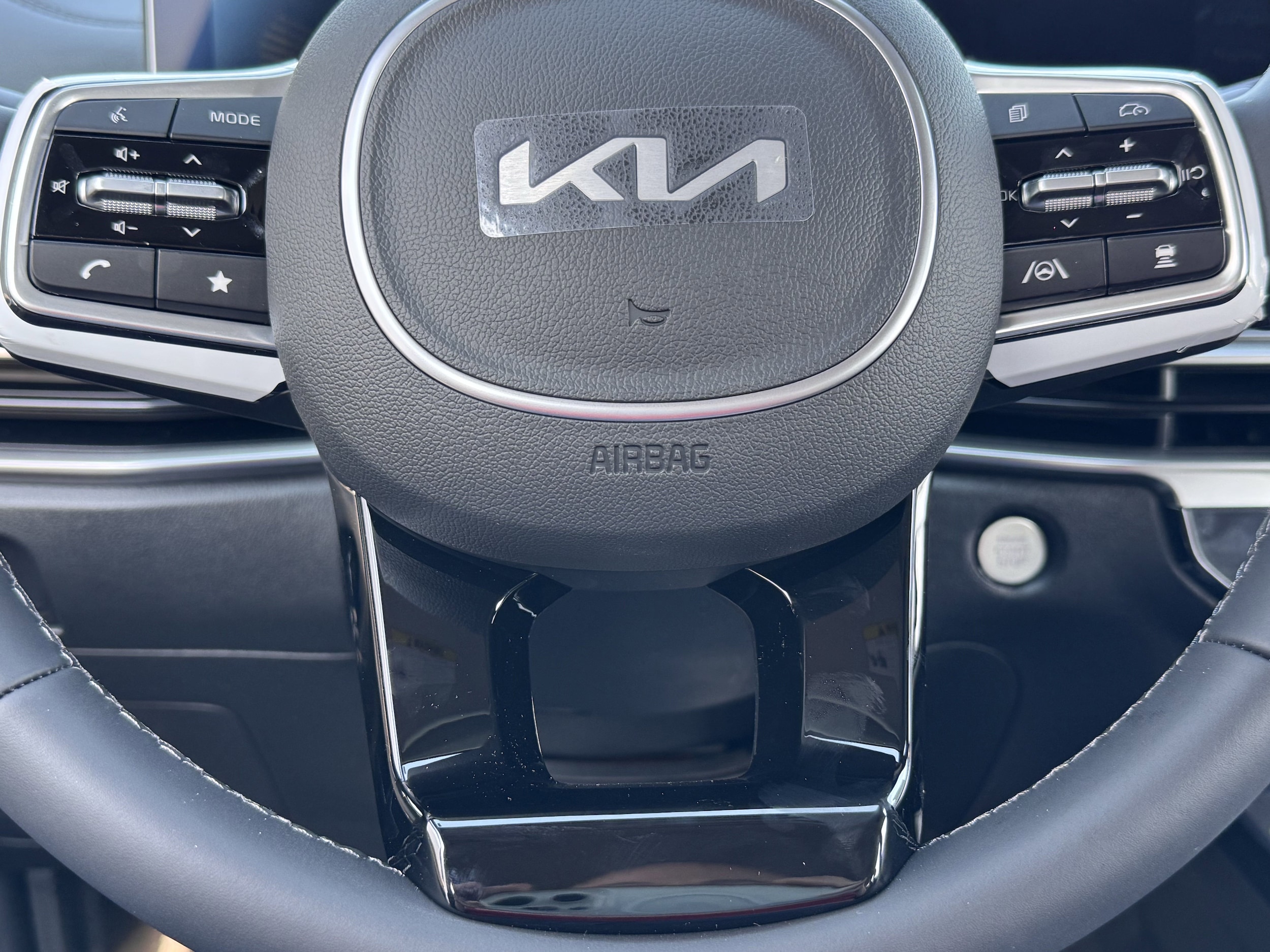 2025 Kia Sorento S - Photo 6