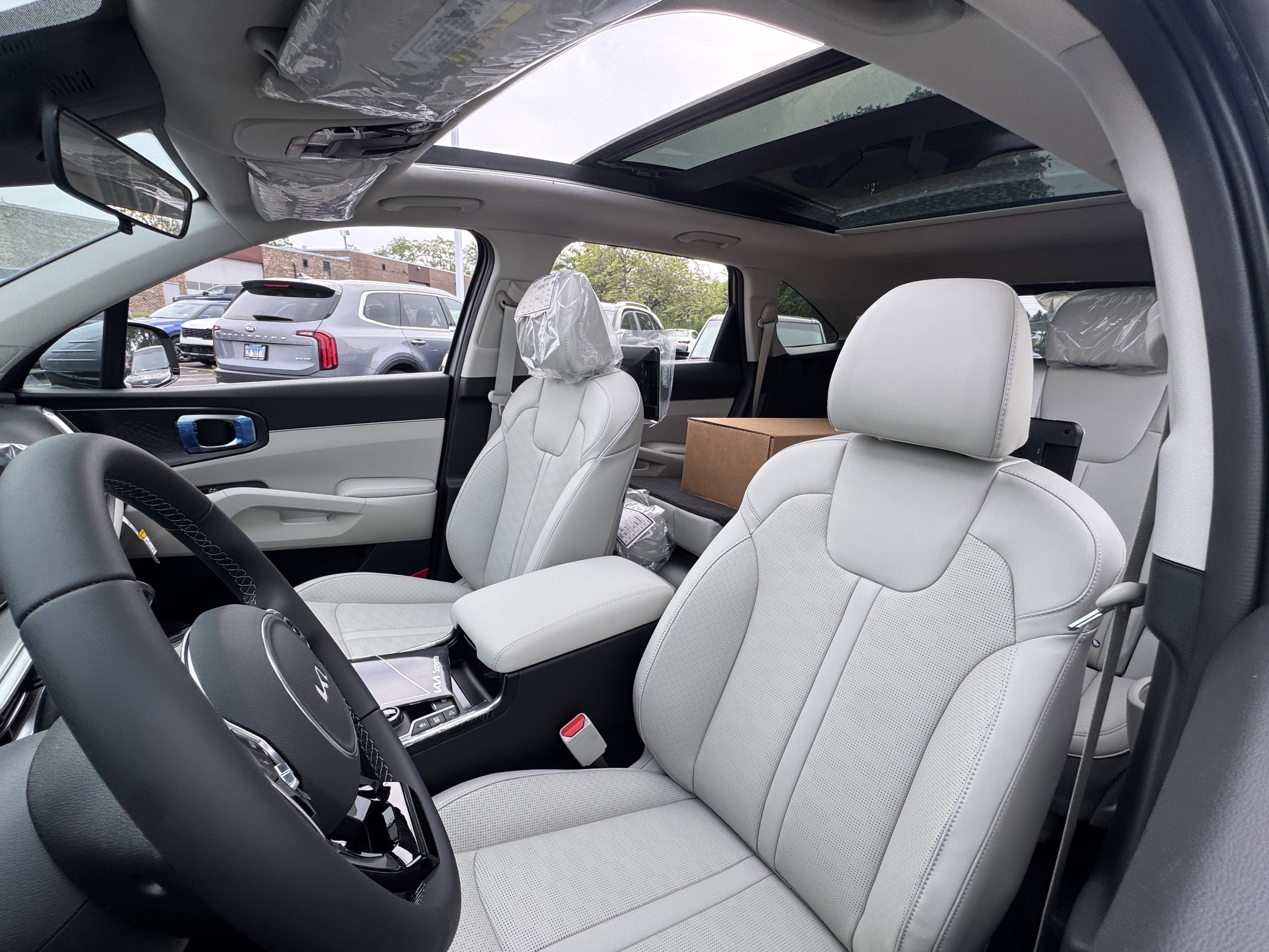2025 Kia Sorento S - Photo 23