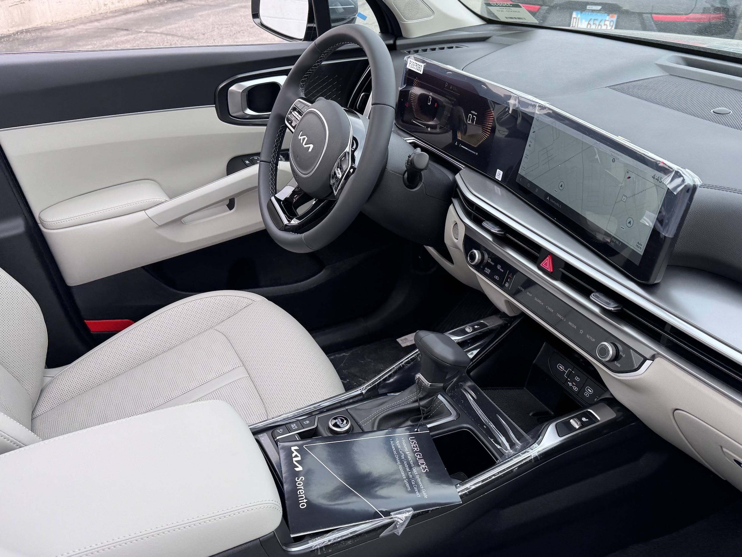 2025 Kia Sorento S - Photo 11