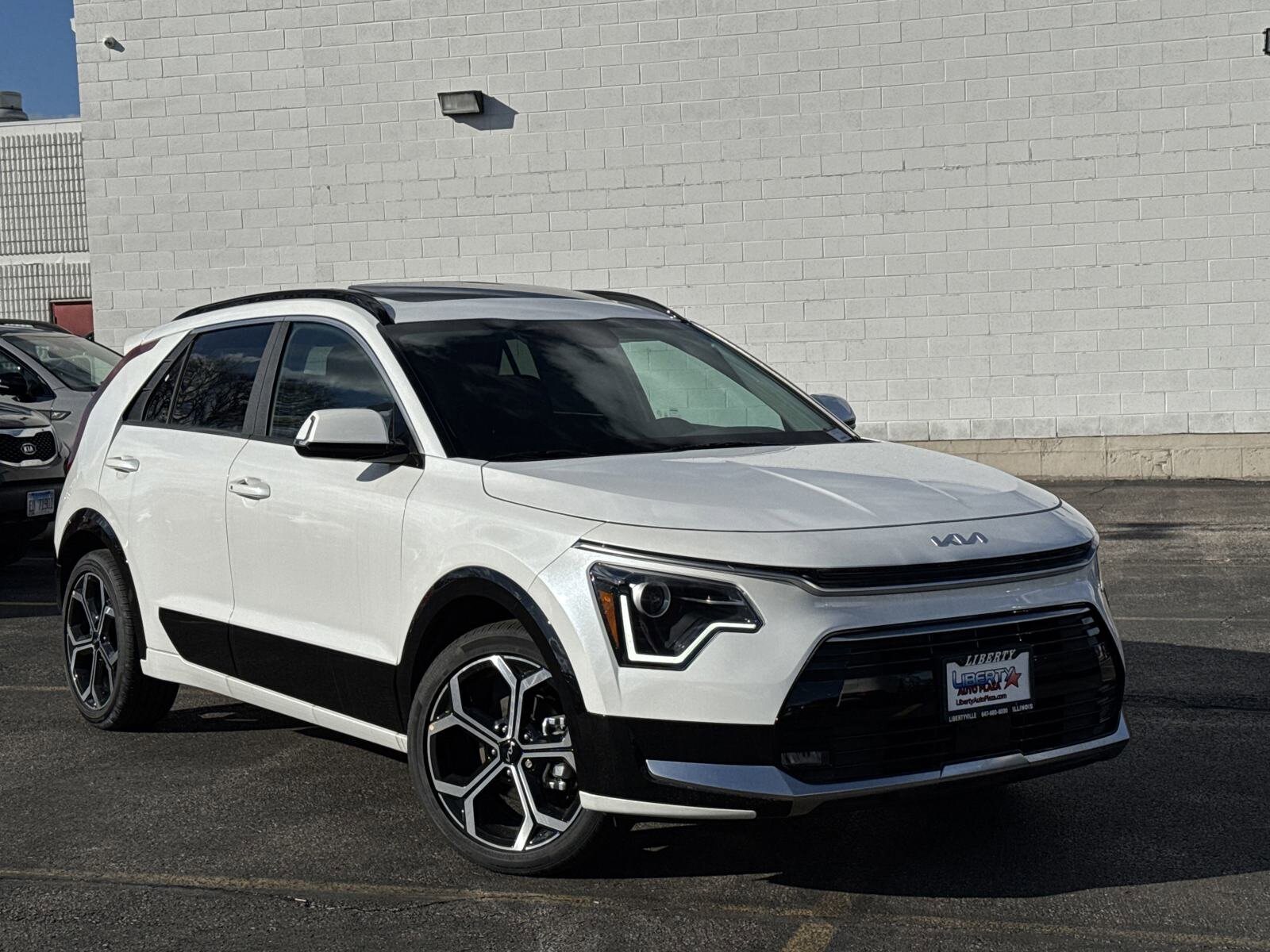 2025 Kia Niro EX Touring photo 2