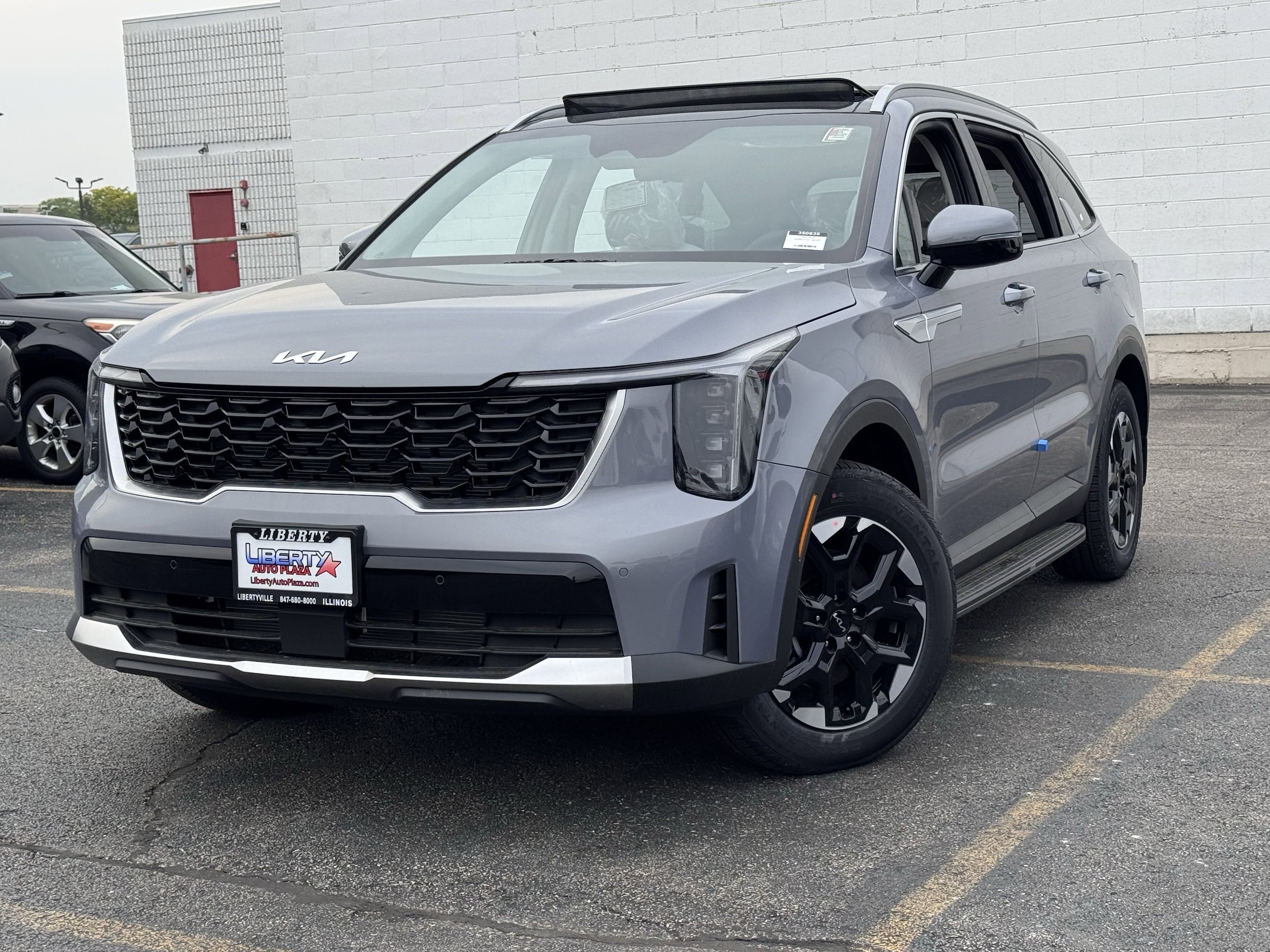 2025 Kia Sorento S - Photo 35