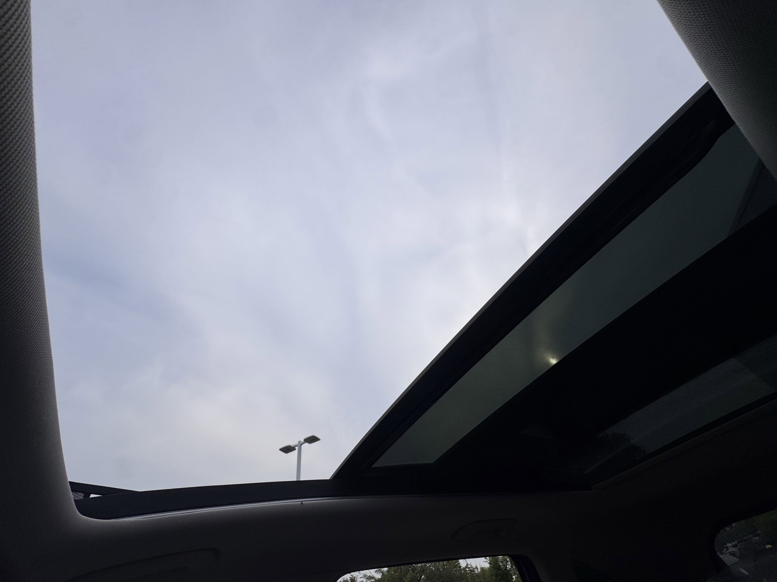 2025 Kia Sorento S - Photo 32