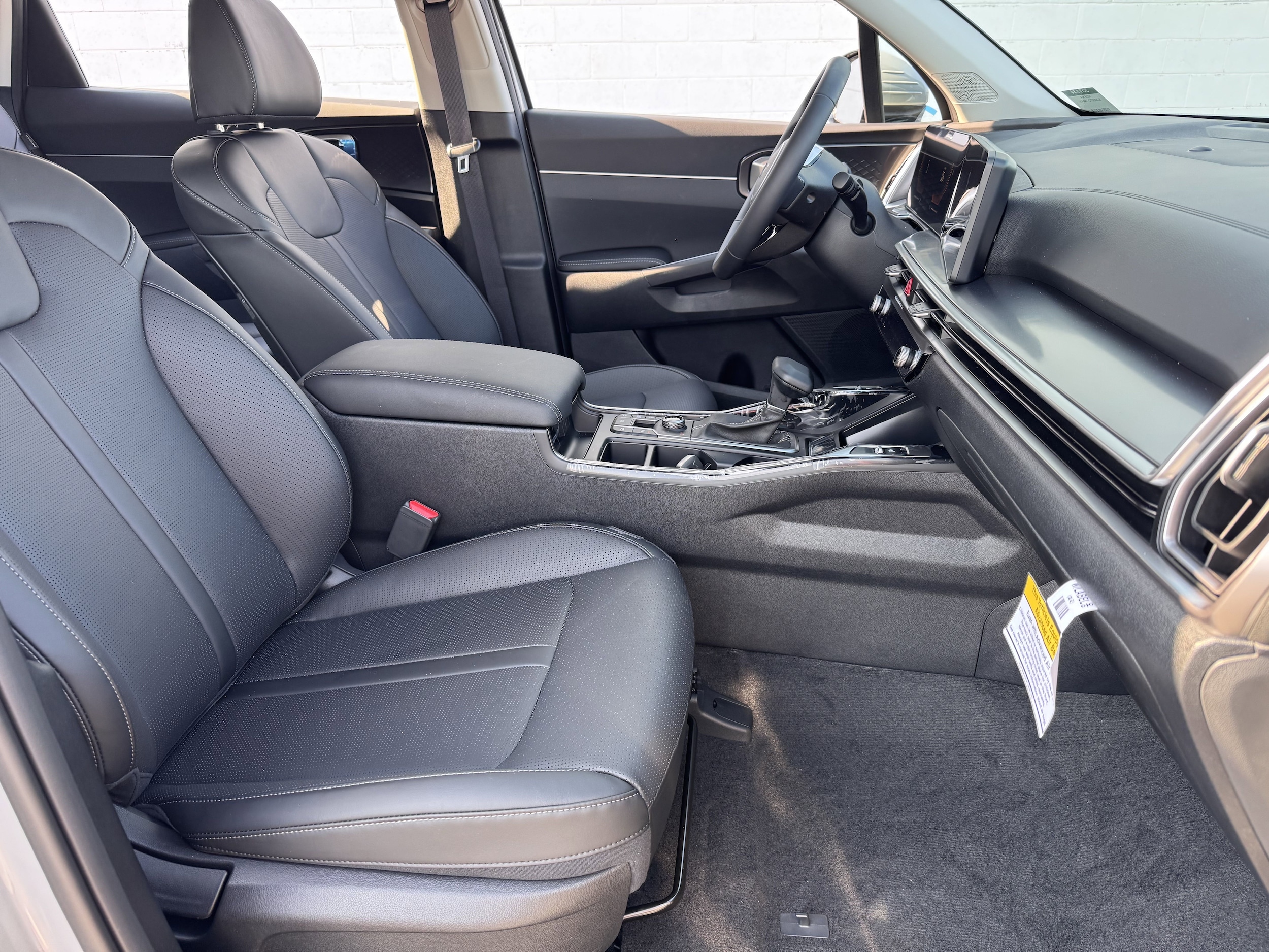 2025 Kia Sorento S - Photo 12