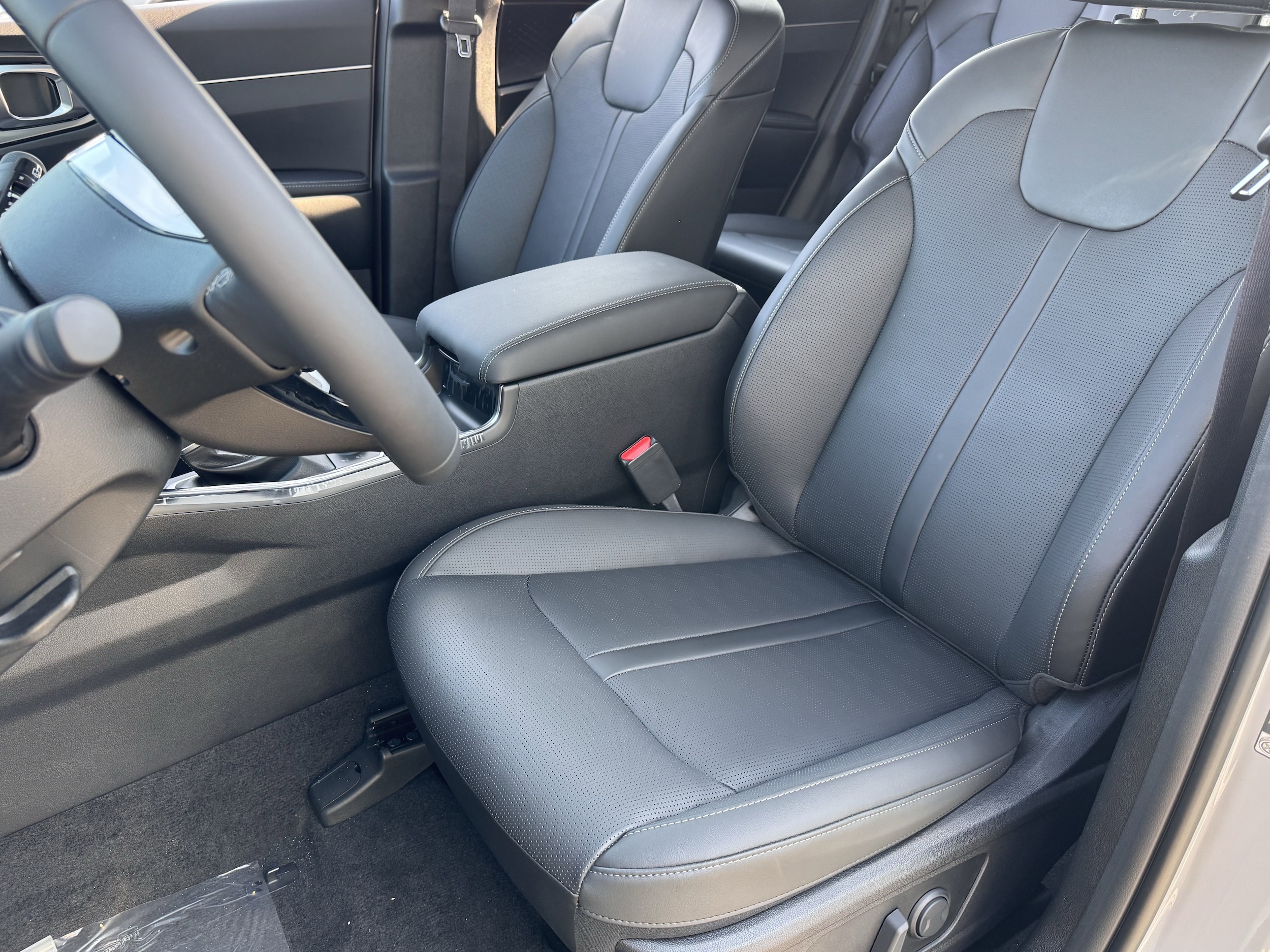 2025 Kia Sorento S - Photo 22