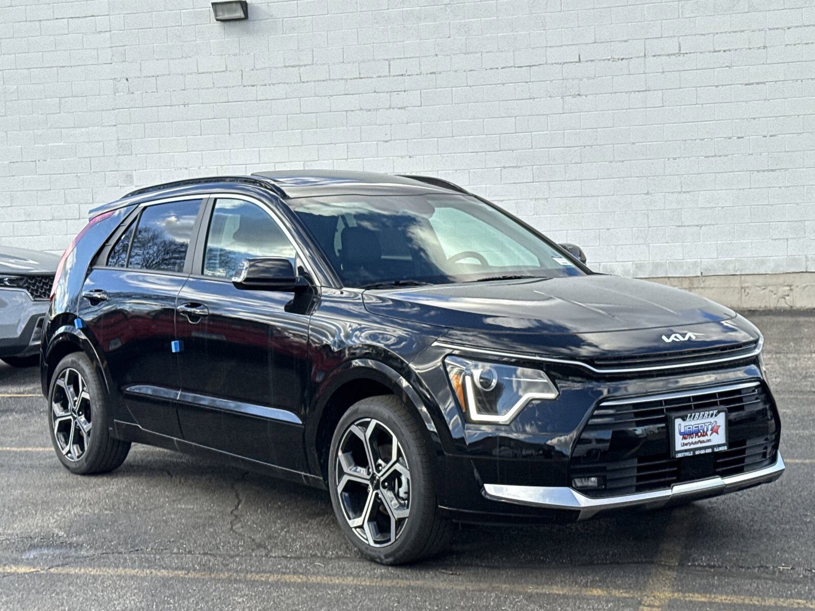 2025 Kia Niro EX Touring photo 2