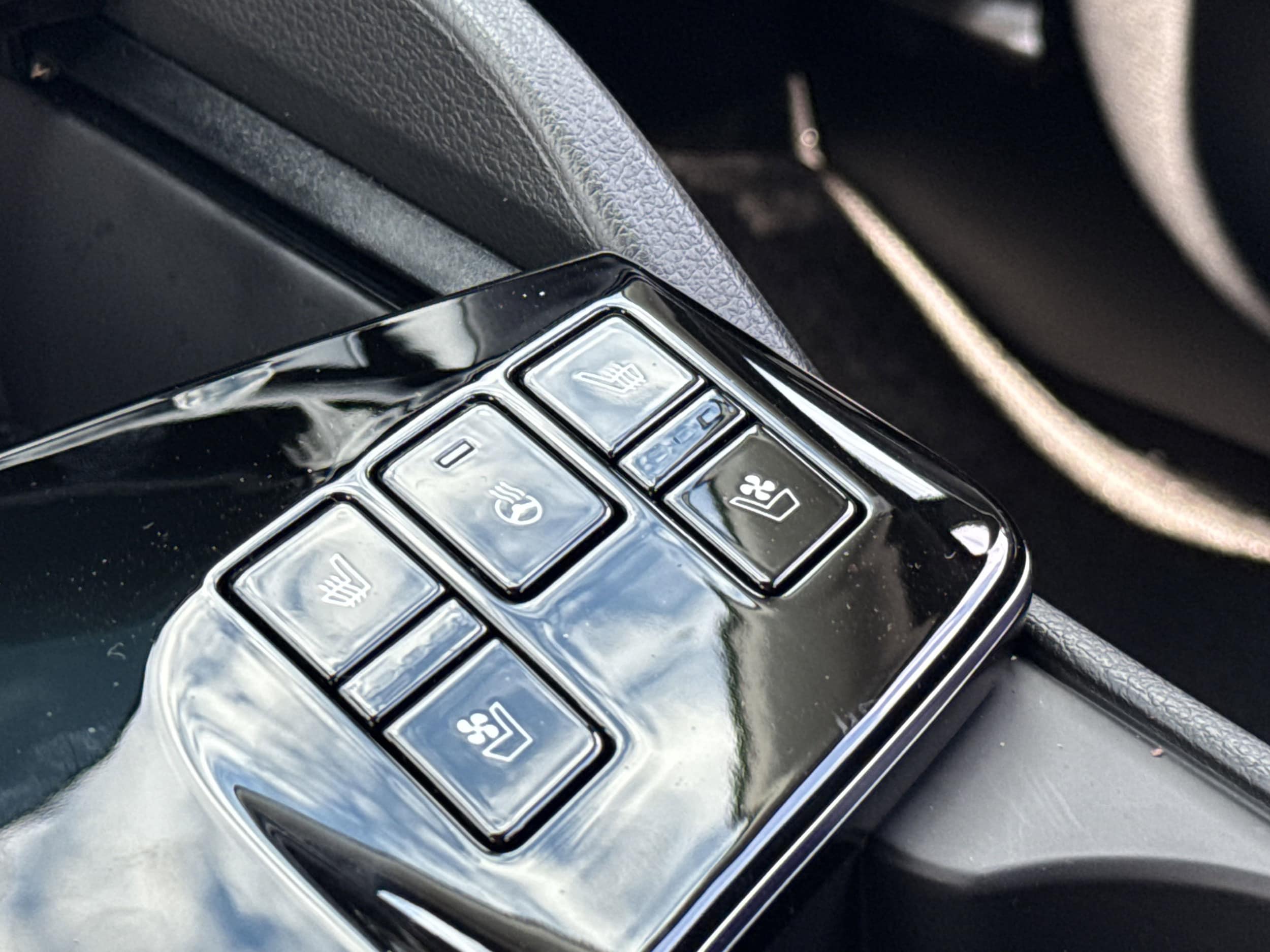 2025 Kia Sportage SX Prestige Hybrid - Photo 19