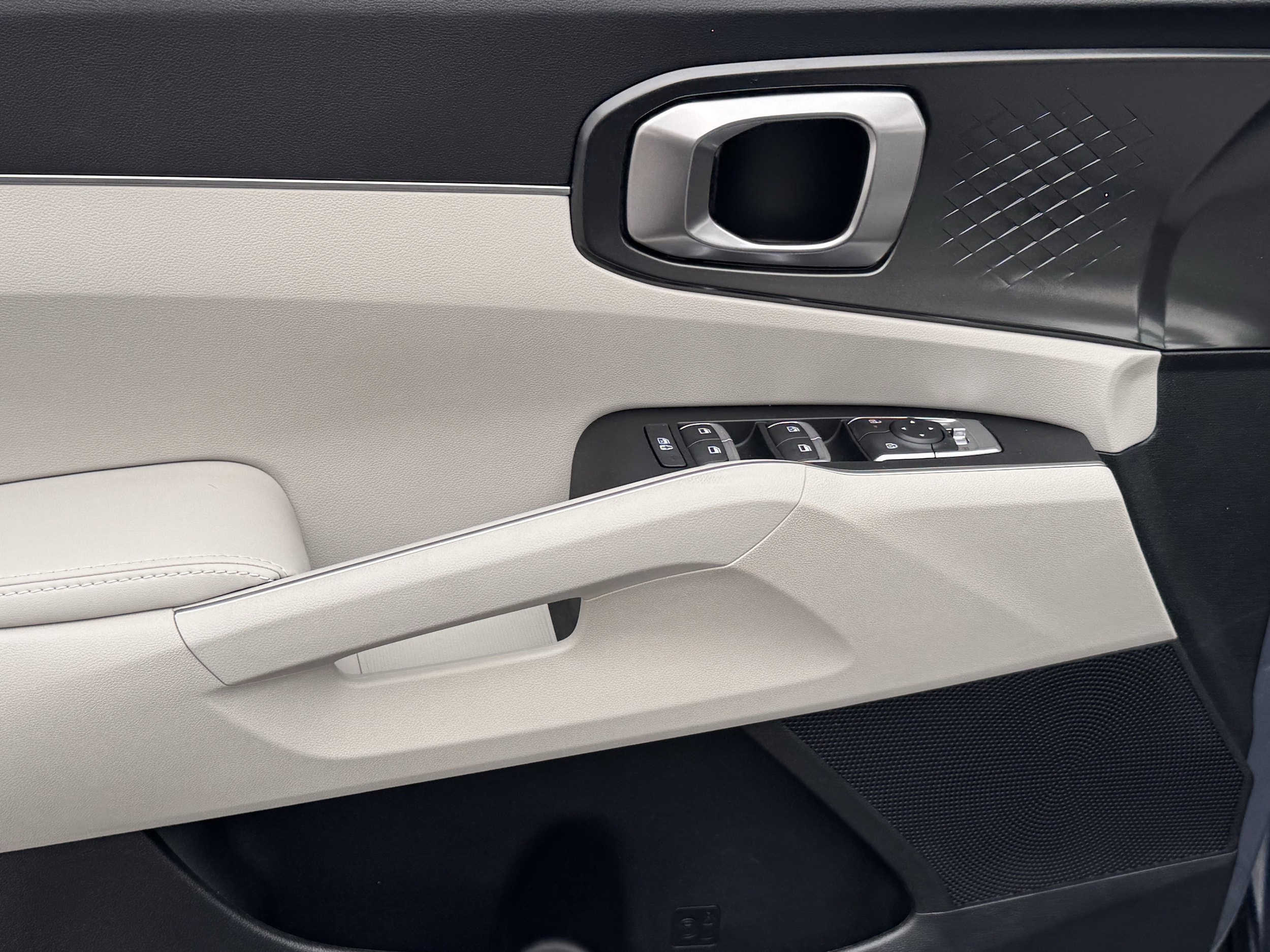 2025 Kia Sorento S - Photo 24