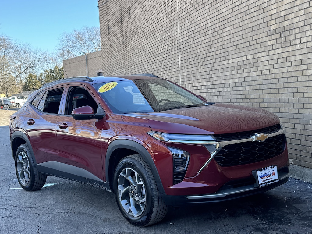 Used 2025 Chevrolet Trax LT SUV