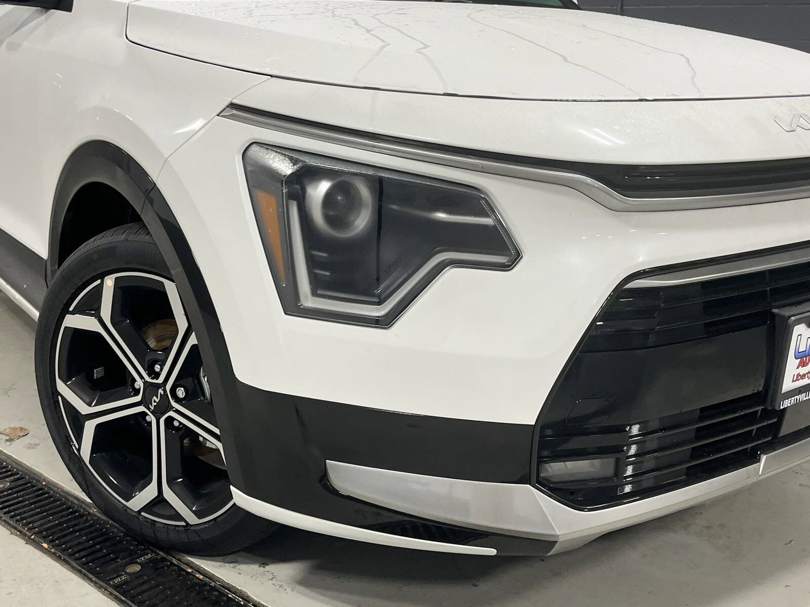 2025 Kia Niro EX Touring photo 3