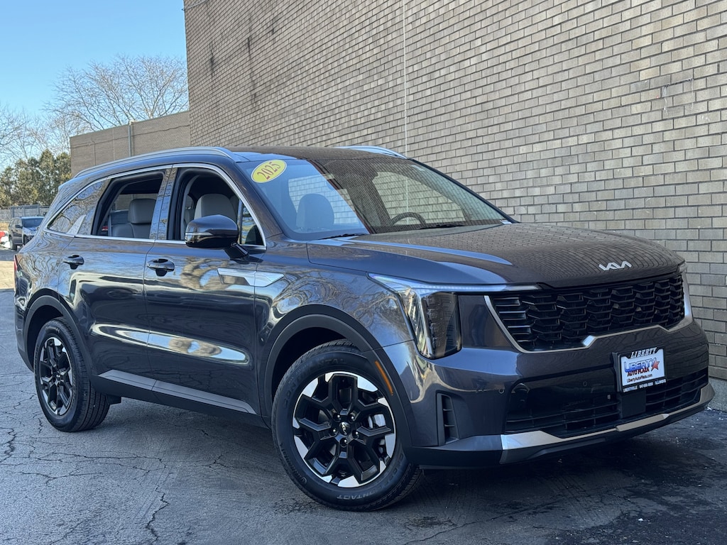Used 2025 Kia Sorento S SUV