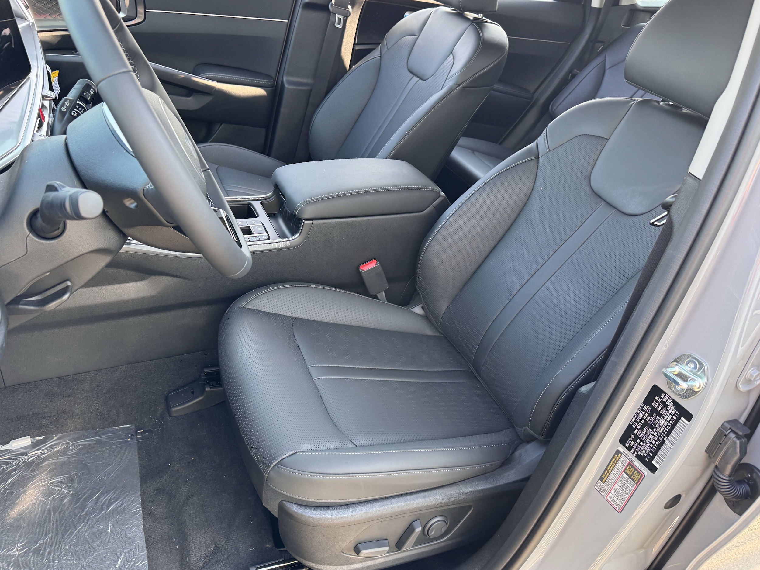 2025 Kia Sorento S - Photo 21