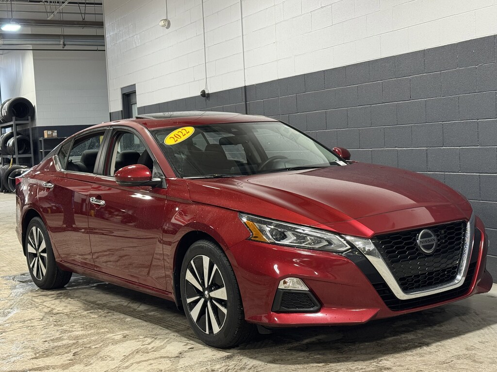 Used 2022 Nissan Altima 2.5 SV Sedan