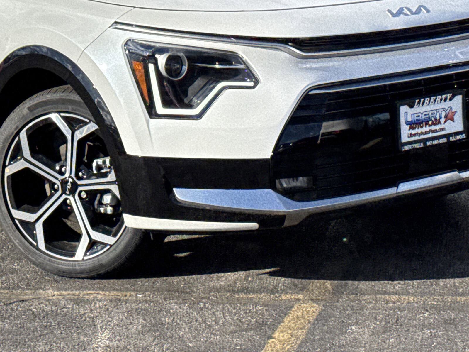 2025 Kia Niro EX Touring photo 3