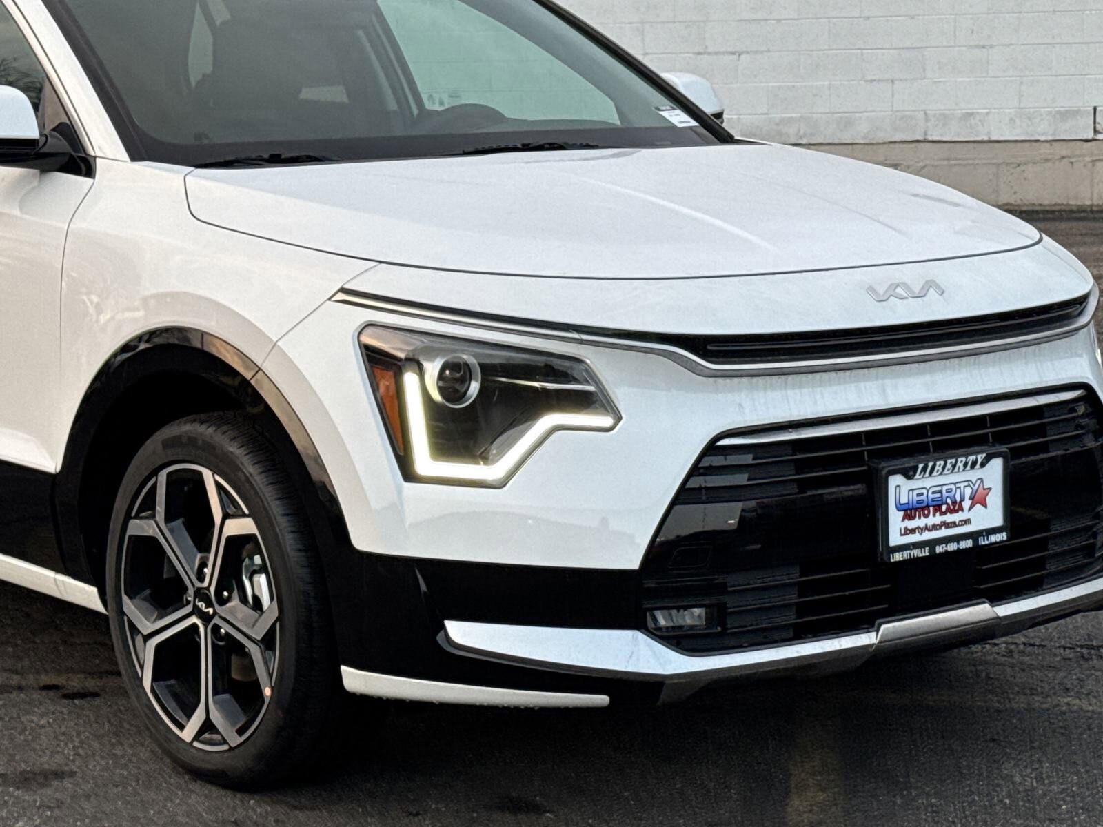 2025 Kia Niro EX Touring photo 3