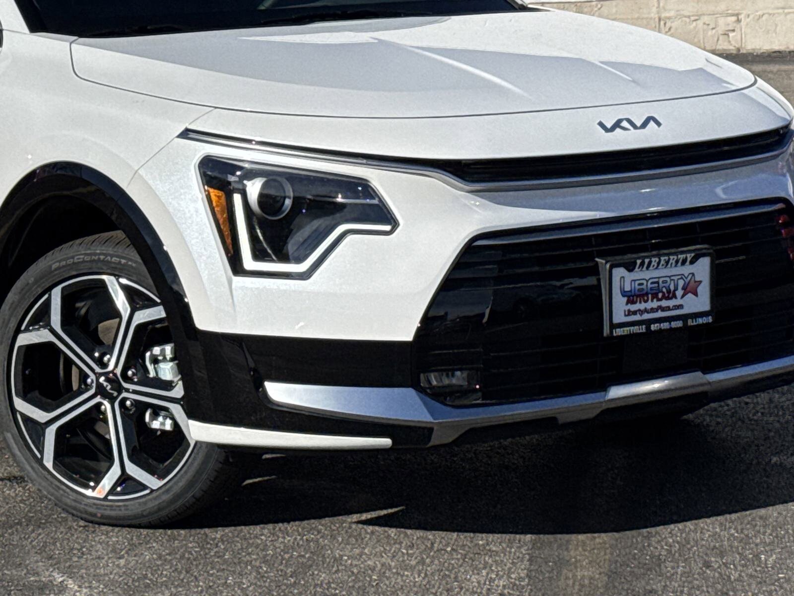 2025 Kia Niro EX Touring photo 3