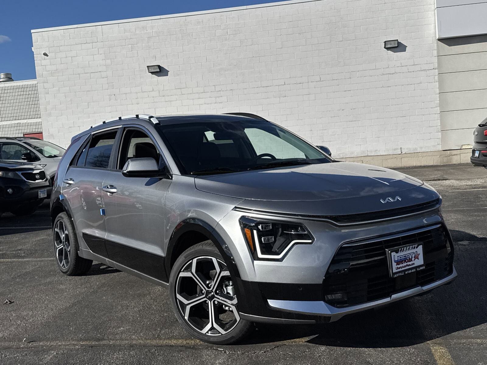 2025 Kia Niro SX Touring photo 2
