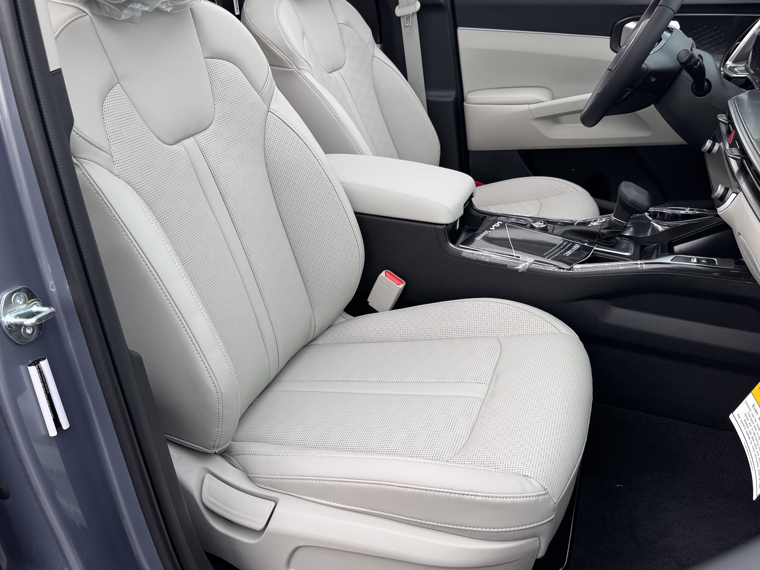 2025 Kia Sorento S - Photo 9