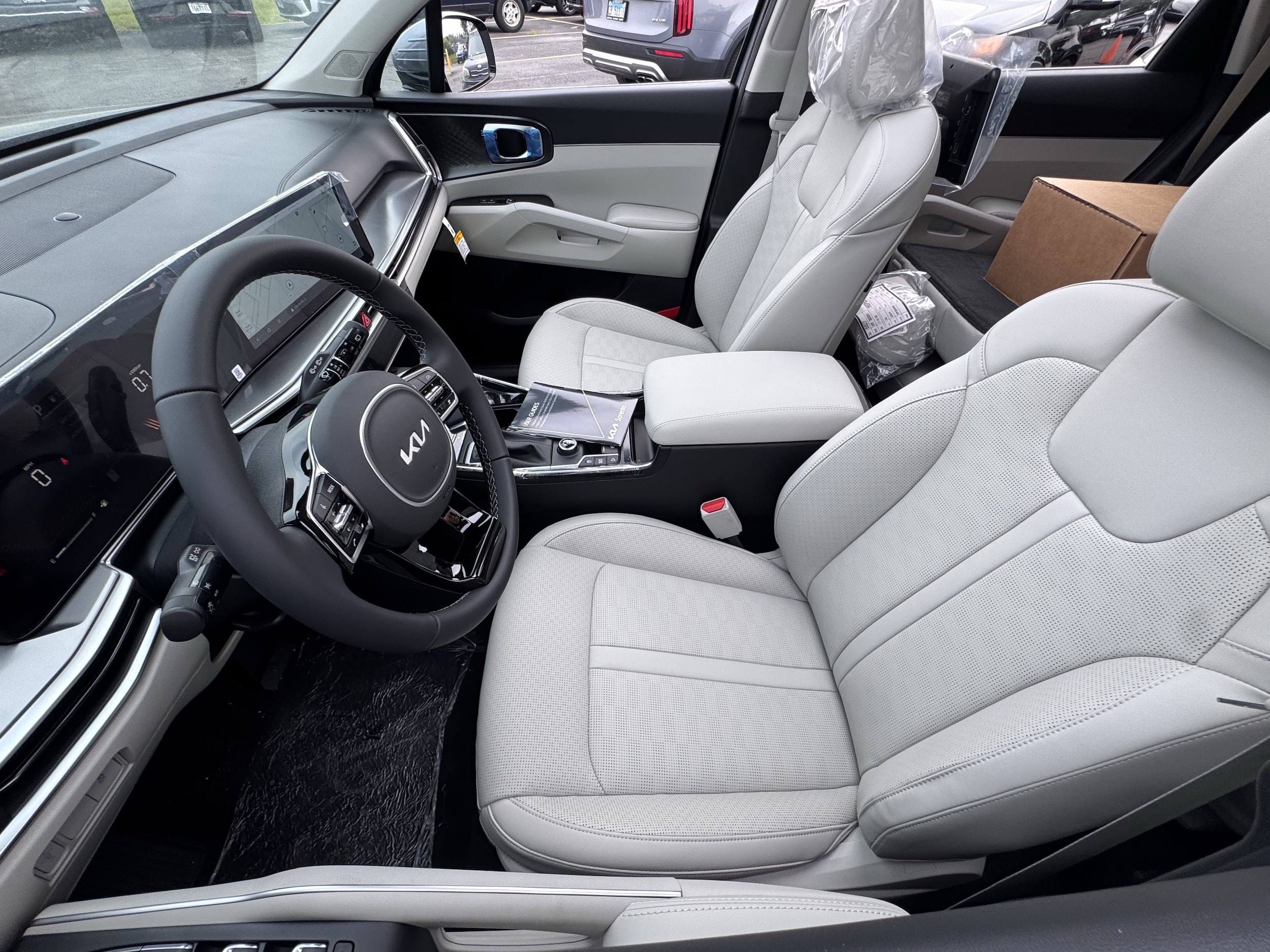 2025 Kia Sorento S - Photo 22