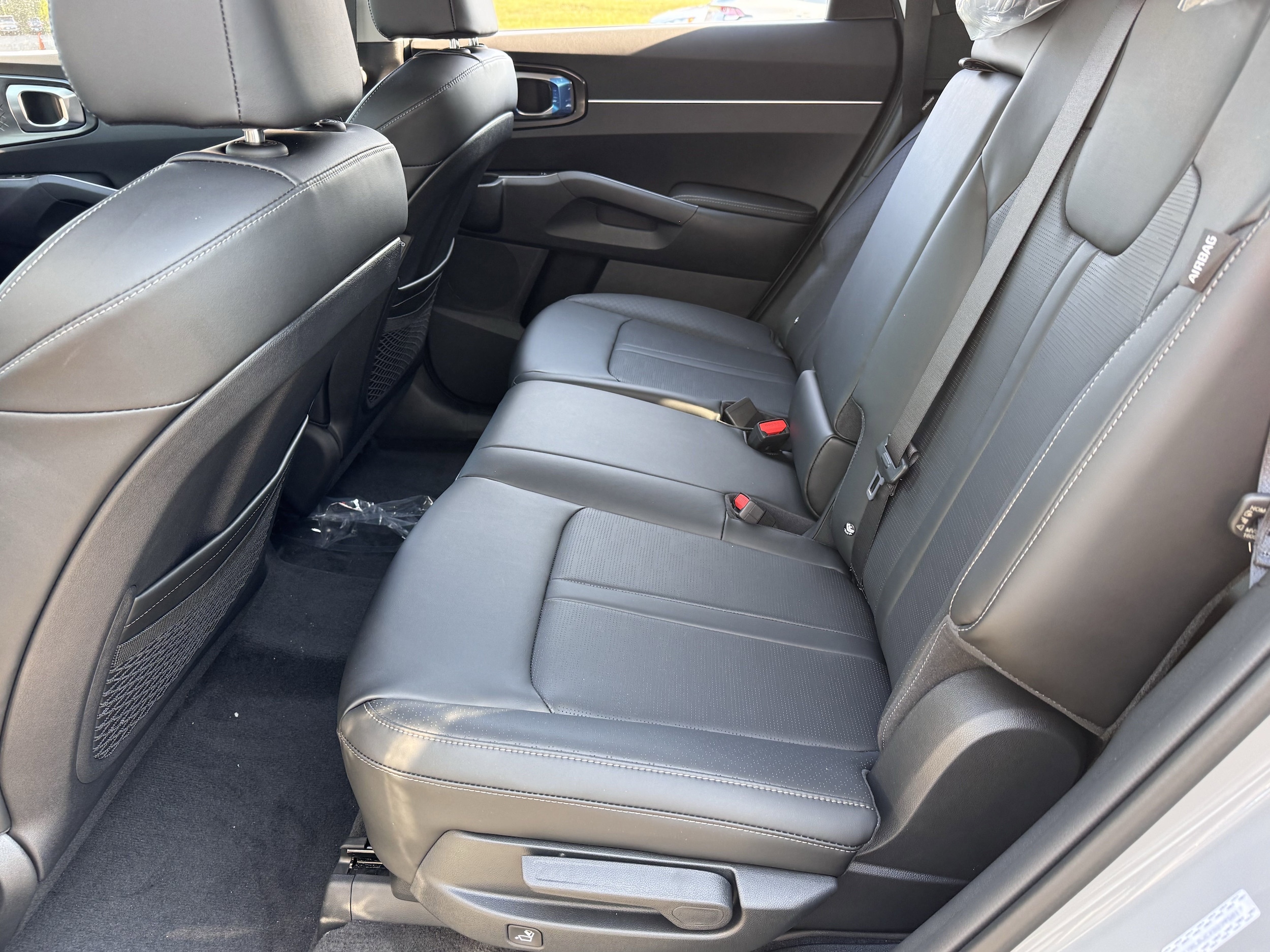 2025 Kia Sorento S - Photo 16