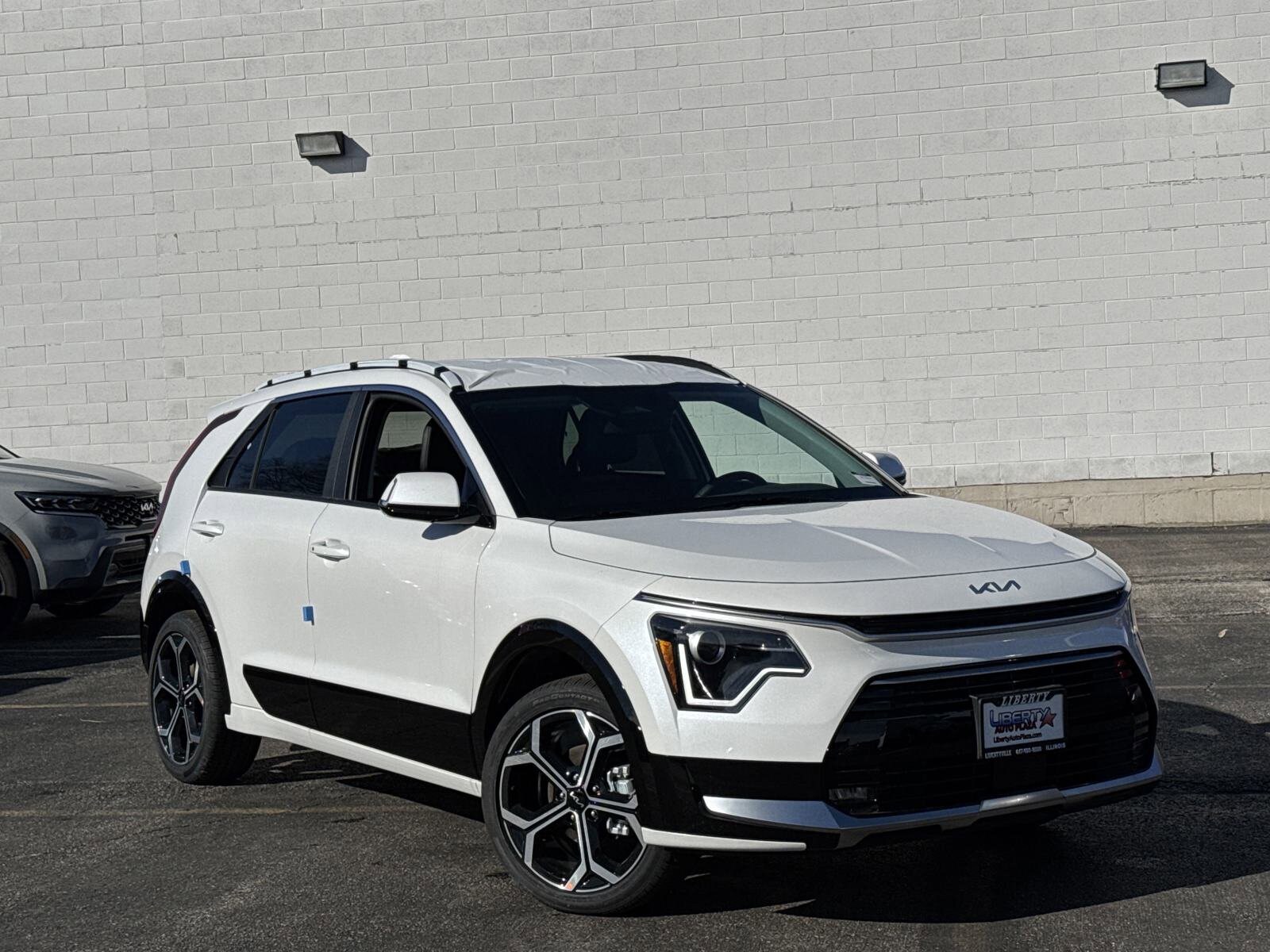 2025 Kia Niro EX Touring photo 2