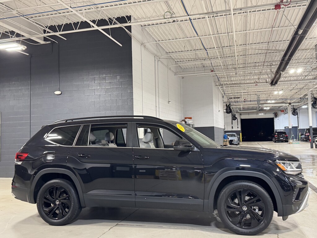 Used 2022 Volkswagen Atlas 3.6L V6 SE w/Technology SUV