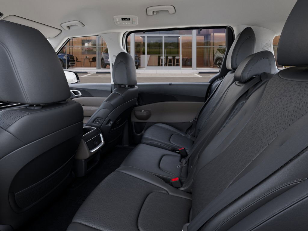 2026 Kia Carnival EX - Photo 18