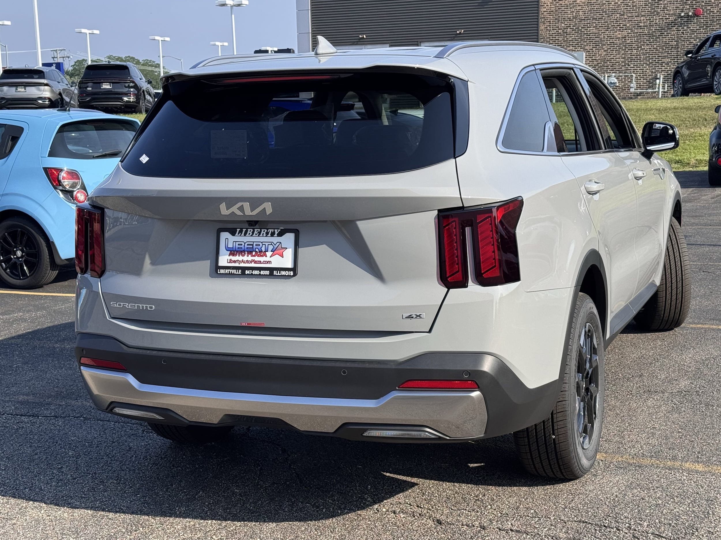 2025 Kia Sorento S - Photo 23