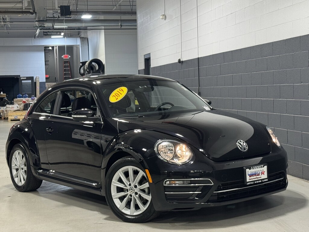 Used 2019 Volkswagen Beetle 2.0T SE Hatchback