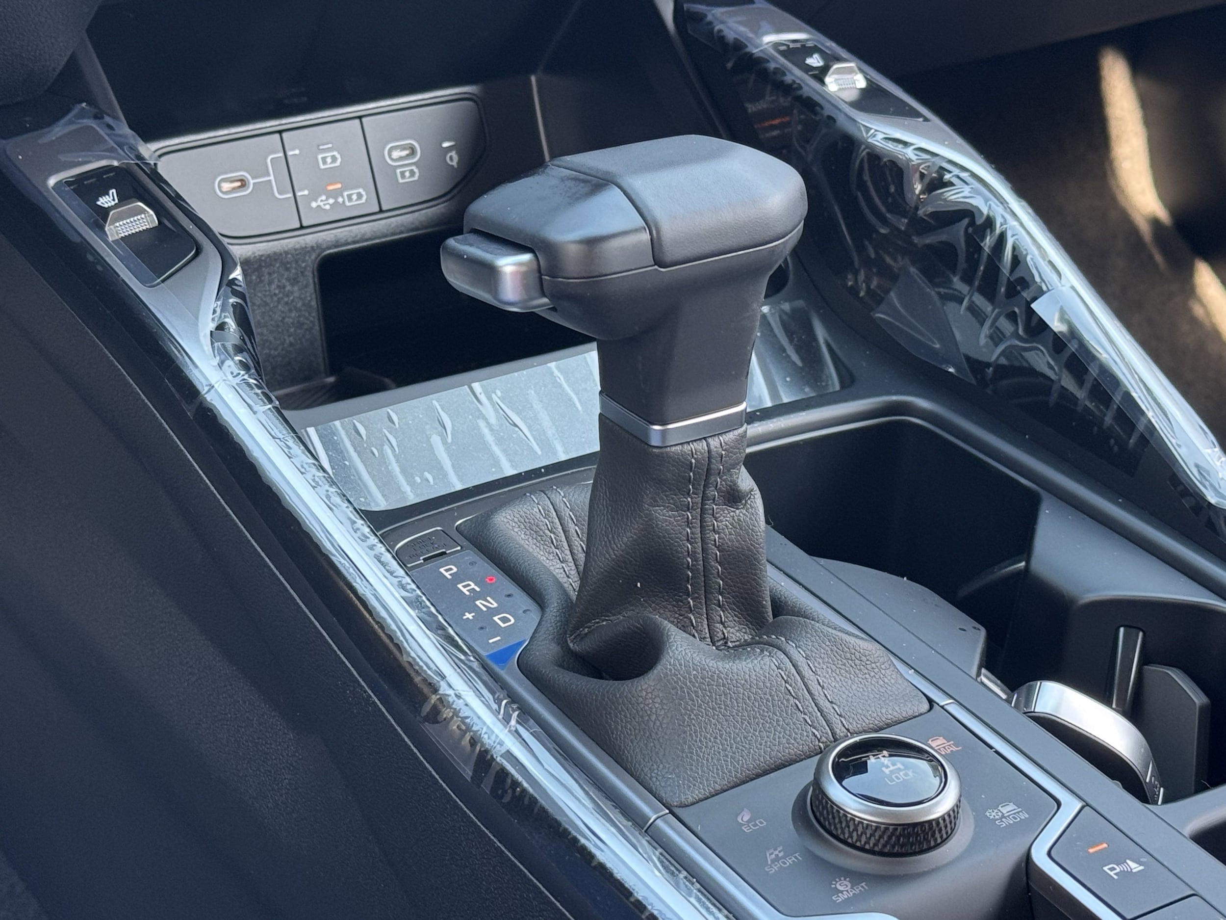 2025 Kia Sorento S - Photo 9