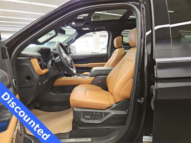 2024 Ford Expedition MAX Platinum photo 3