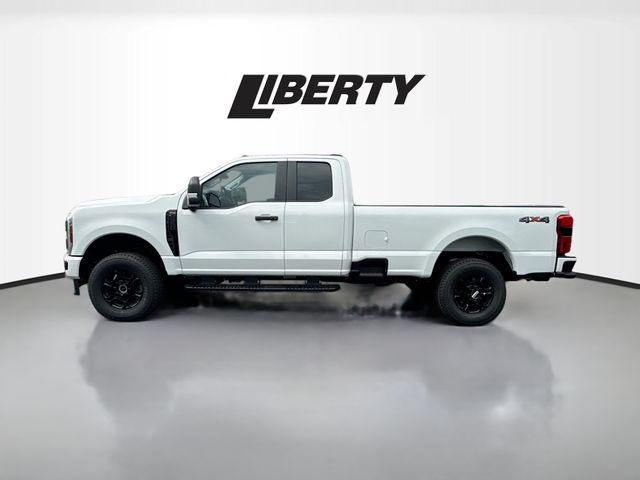 2025 Ford F-350 photo 4