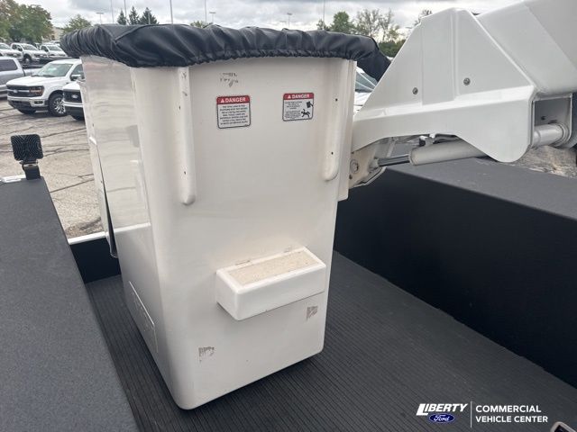 2023 Ford F-550 Super Duty Chassis Cab XL - Photo 19