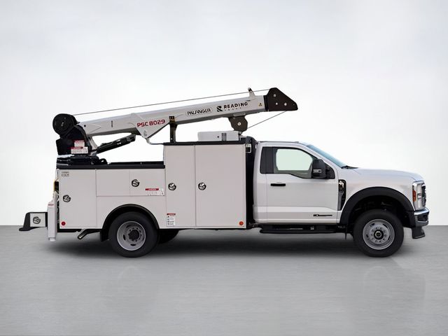 2025 Ford F-600 photo 2