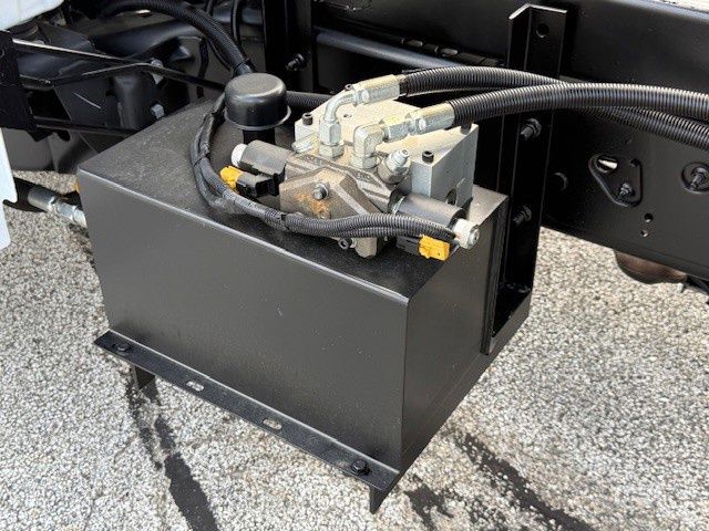 2025 Ford F-550 Super Duty Chassis Cab XL - Photo 36