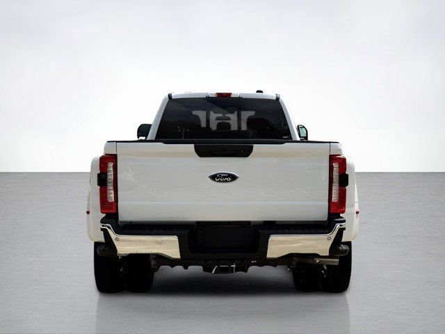 2026 Ford F-450 photo 4
