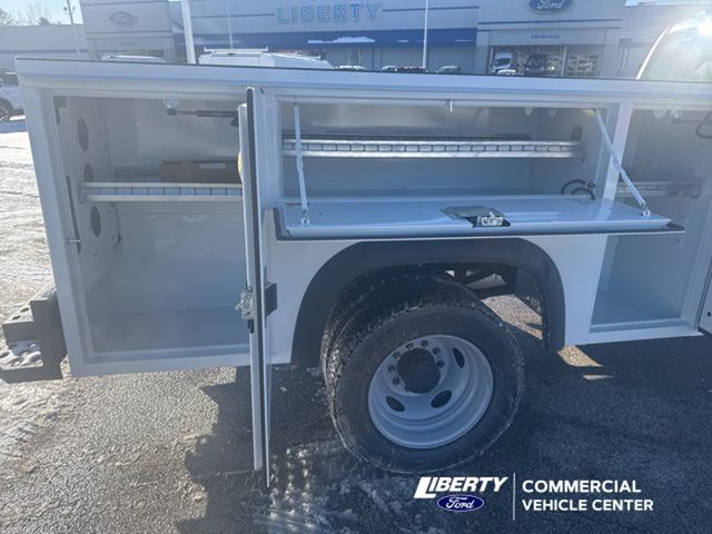 2024 Ford F-450 Super Duty Chassis Cab XL - Photo 9
