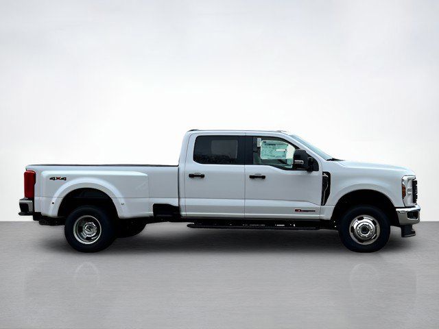 2026 Ford F-450 photo 2