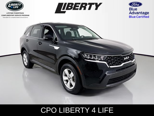 2023 Kia Sorento LX's photo