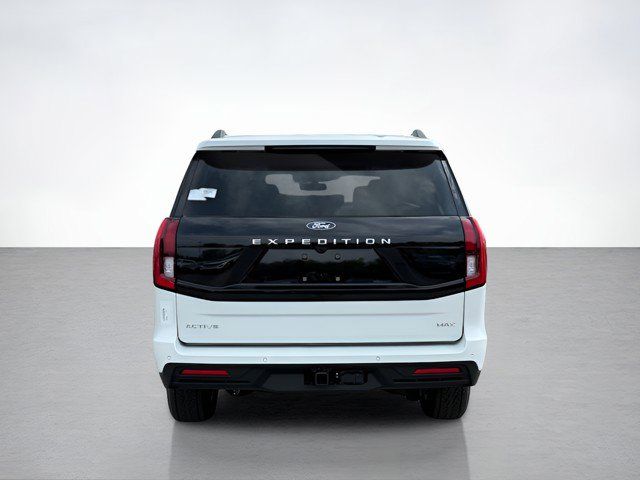 2025 Ford Expedition photo 3