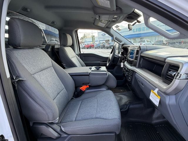 2025 Ford F-550 Super Duty Chassis Cab XL - Photo 14
