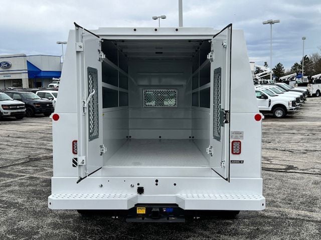 2025 Ford F-550 Super Duty Chassis Cab XL - Photo 31