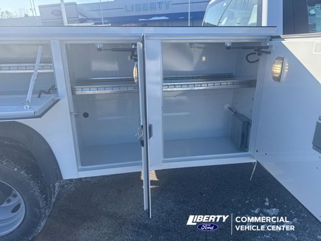 2024 Ford F-450 Super Duty Chassis Cab XL - Photo 8