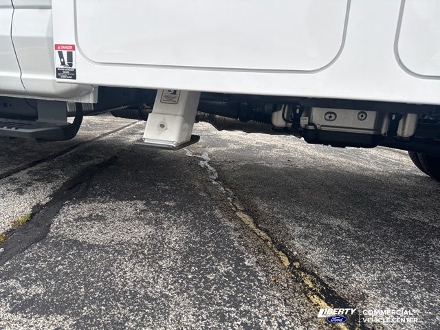 2023 Ford F-550 Super Duty Chassis Cab XL - Photo 29