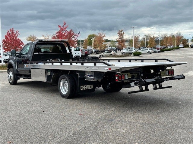 2024 Ford F-550 photo 3