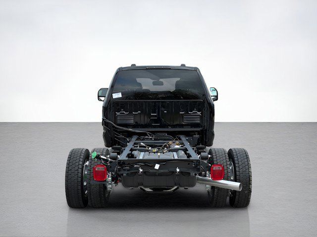 2026 Ford F-550 photo 4